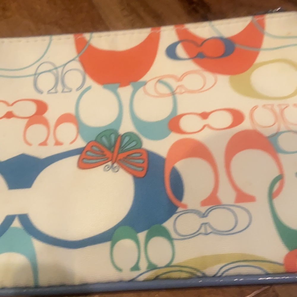 Coach cream nylon, butterfly, signature C wristlet - Picture 4 of 15